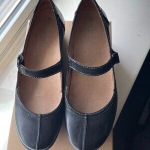 Naturalizer: Black Mary Janes Pump Size 8.5